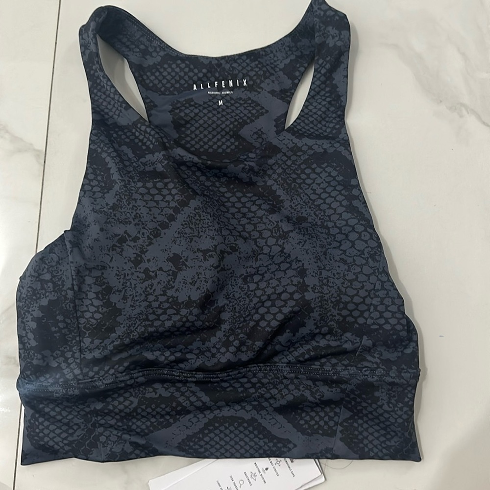 ALLFENIX sports bra size M NWT